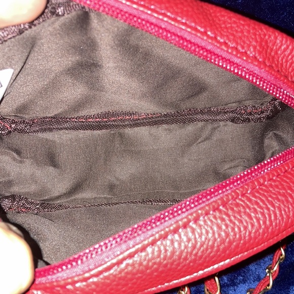 Small red shoulder bag with chain strap - Picture 4 of 5